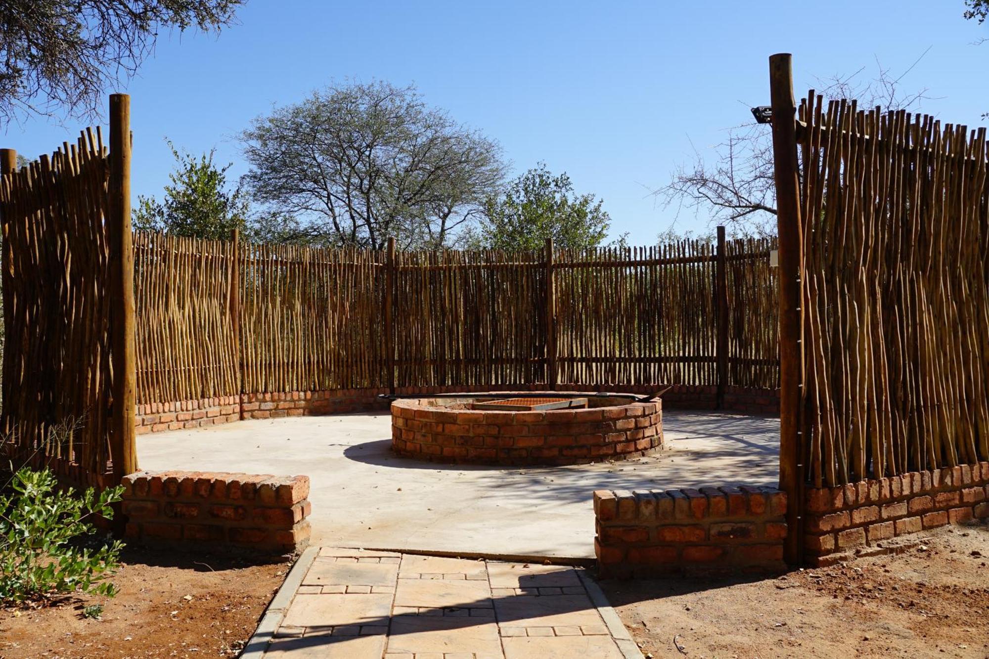 Kwele Game Lodge Beauty Екстериор снимка