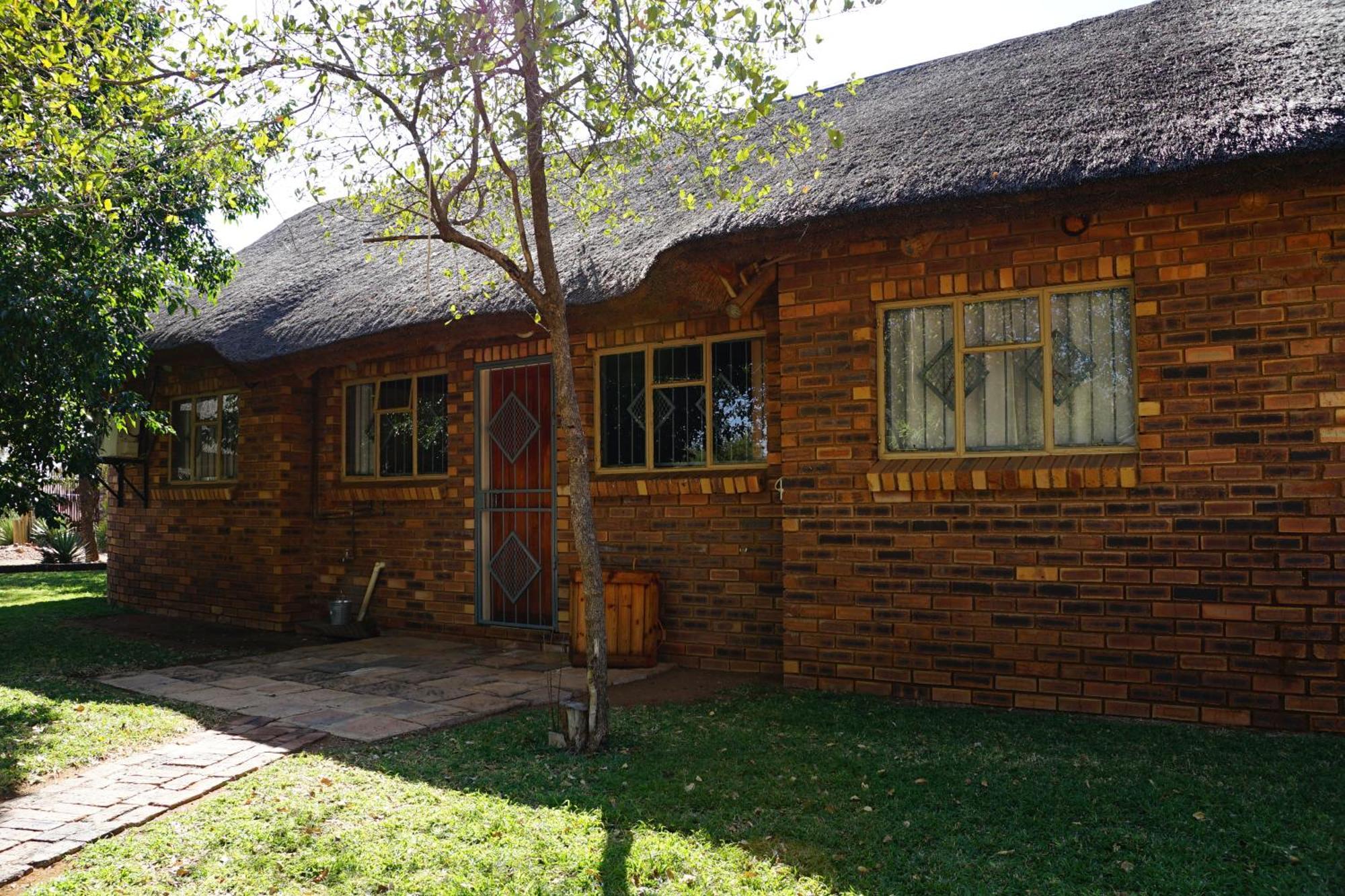 Kwele Game Lodge Beauty Екстериор снимка